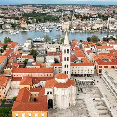 Liberta In Old Center زادار