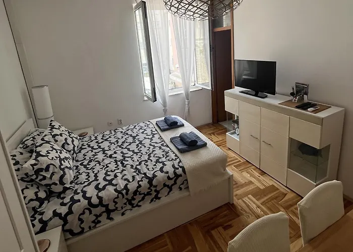 Liberta In Old Center Апартаменты